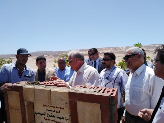 صورة  أبو ستيت ومحافظ جنوب سيناء يتفقدا المشروعات الزراعية بالمحافظة ..صور