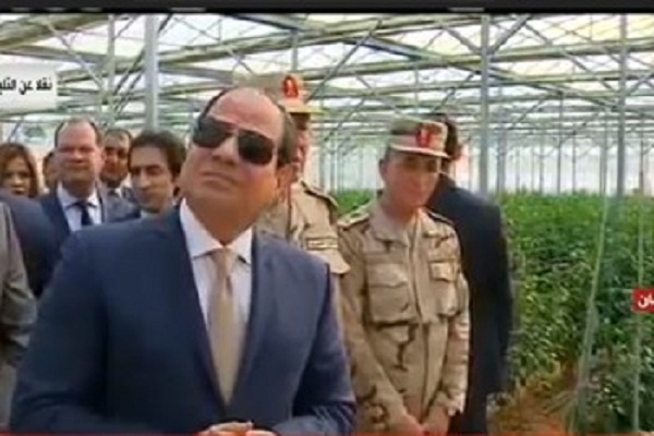 صورة الرئيس السيسي يشكر القائمين على تنفيذ المشروع القومي للصوب الزراعية