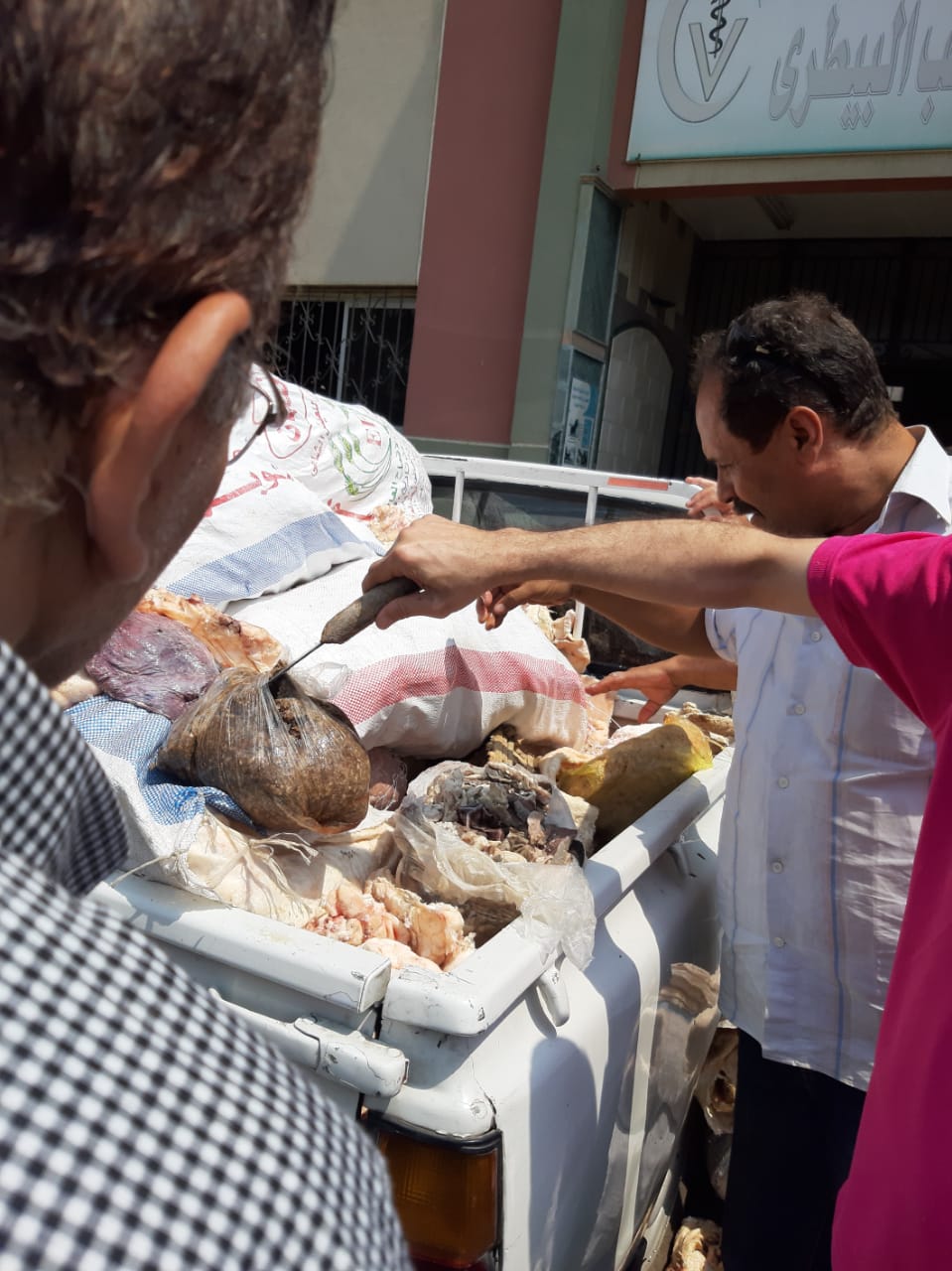 صورة خلال أسبوع.. ضبط أكثر من 28 طن لحوم ودواجن واسماك غير صالحة للاستهلاك الأدمي في 20 محافظة