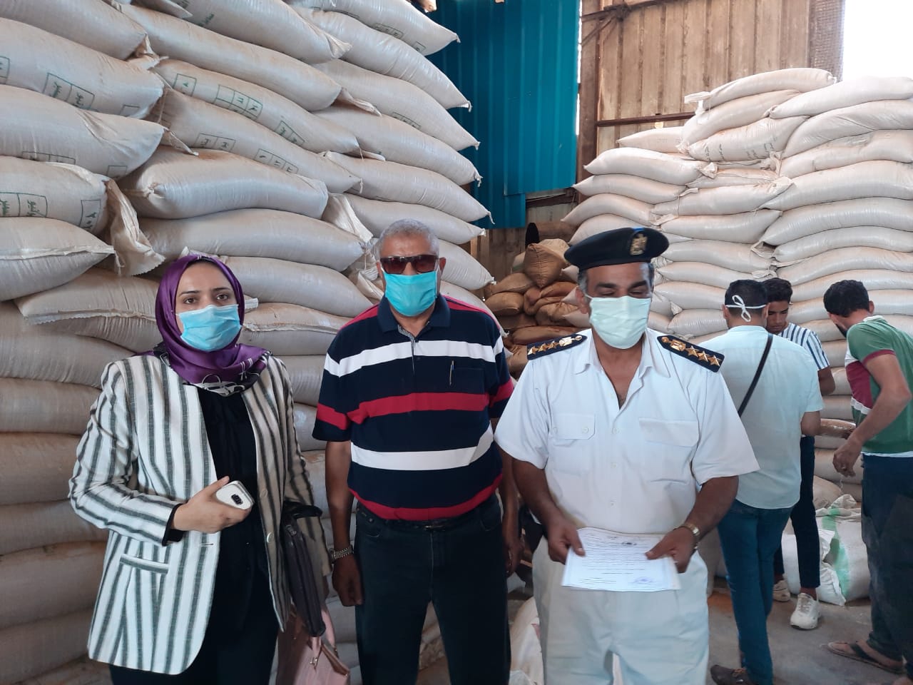 صورة الزراعة : ضبط 3 مصانع أعلاف غير مرخصة في محافظة البحيرة.. صور