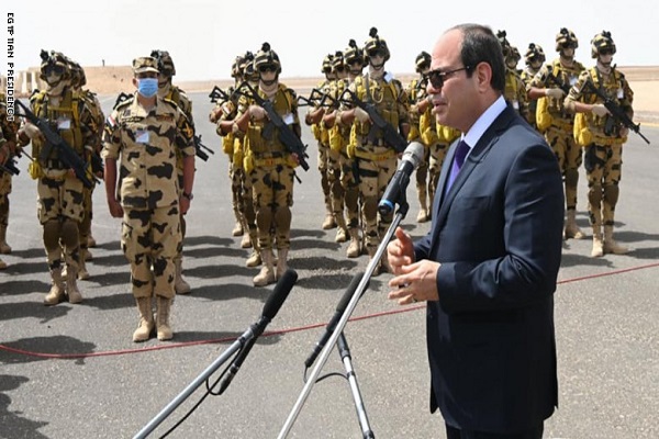 صورة نقيب الفلاحين: كلنا جنود في الجيش المصري